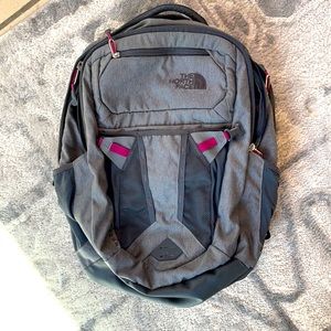 THE NORTH FACE RECON WOMEN'S BACKPACK GREY/PINK